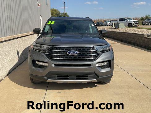 Used 2023 Ford Explorer XLT w/ Equipment Group 202A image 4