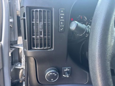 Used 2018 Chevrolet Express 3500 LT w/ LT Preferred Equipment Group RWD image 8