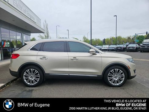 Used 2017 Lincoln MKX Reserve AWD/4WD image 2