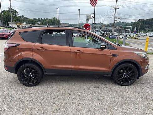 Used 2017 Ford Escape Titanium w/ Canadian Touring Package AWD/4WD image 3
