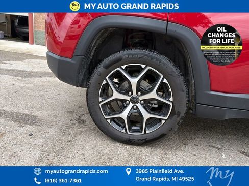 Used 2025 Jeep Compass Limited AWD/4WD image 32