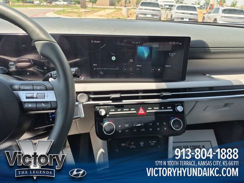 Used 2025 Hyundai Tucson Limited AWD/4WD image 17