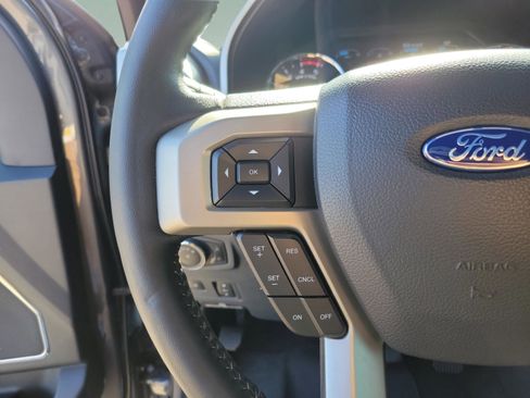 Certified 2022 Ford F350 Lariat w/ Black Appearance Package image 11