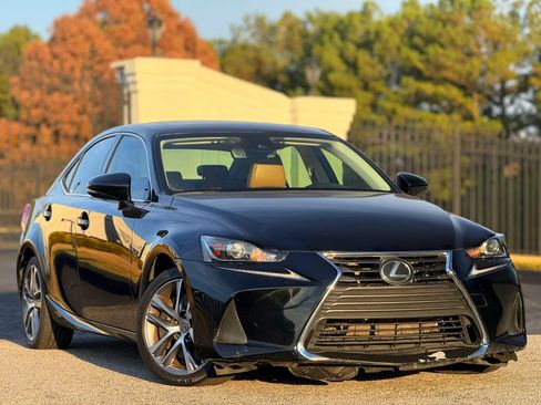 Used 2020 Lexus IS 300 F Sport image 4