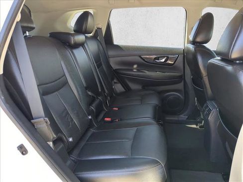 Used 2018 Nissan Rogue SL image 18