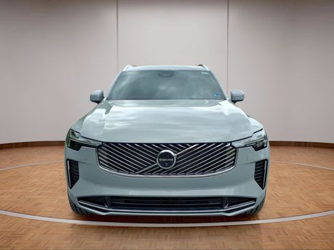 Certified 2026 Volvo XC90 B6 Plus AWD/4WD image 2