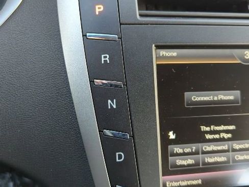 Used 2016 Lincoln MKZ image 18