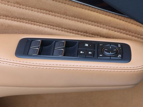 Used 2021 Lexus LS 500h image 14