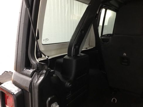 Used 2021 Jeep Wrangler Unlimited Willys image 16