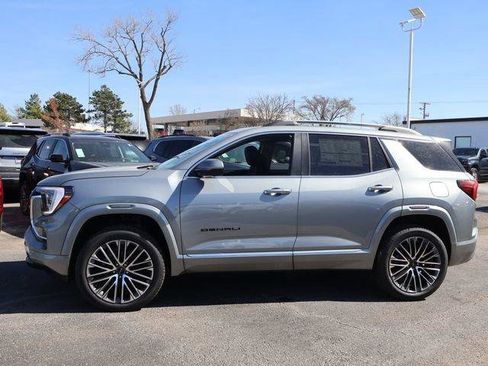 New 2026 GMC Terrain Denali w/ LPO, Black Badging Package image 4