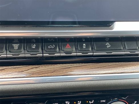 Used 2024 Chevrolet Silverado 2500 LT image 30