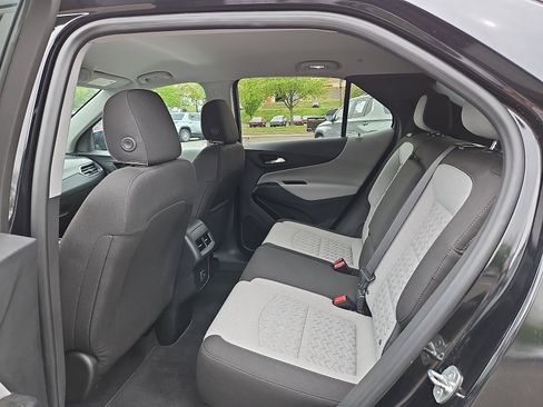 Used 2023 Chevrolet Equinox LS w/ LS Convenience Package AWD/4WD image 10