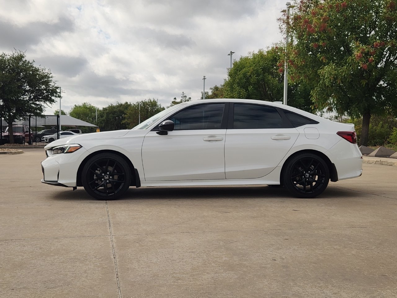 Used 2025 Honda Civic Sport image 4