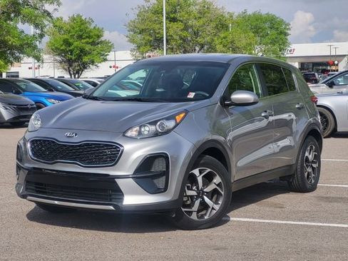 Used 2021 Kia Sportage LX image 2