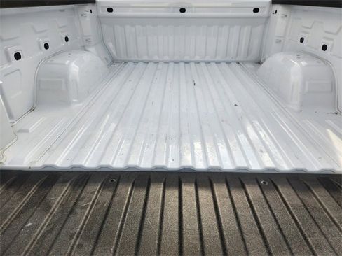 Used 2022 Chevrolet Silverado 1500 LT image 32