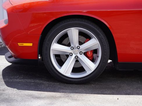 Used 2009 Dodge Challenger SRT8 RWD image 7