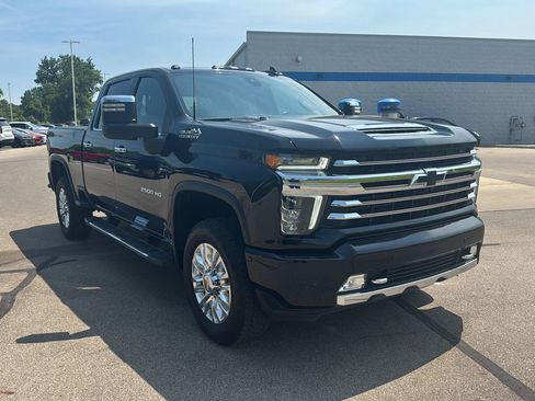 Used 2022 Chevrolet Silverado 2500 High Country w/ Safety Package II AWD/4WD image 7
