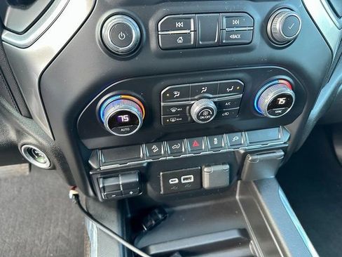 Used 2022 Chevrolet Silverado 1500 LT Trail Boss w/ Convenience Package II image 18