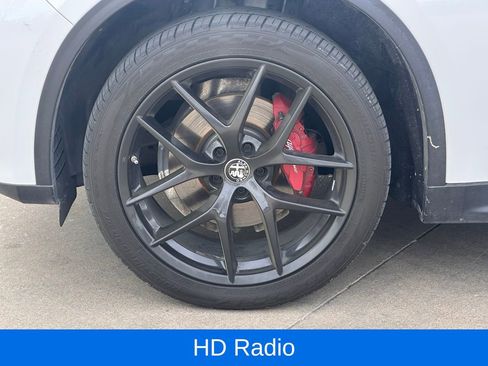 Used 2019 Alfa Romeo Stelvio Sport w/ Quick Order Package 22K Sport image 7