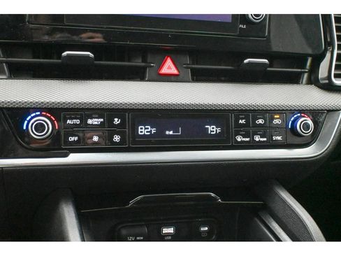 Used 2023 Kia Sportage LX image 40