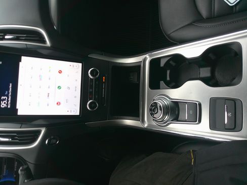 Used 2022 Ford Edge SEL w/ Convenience Package image 27