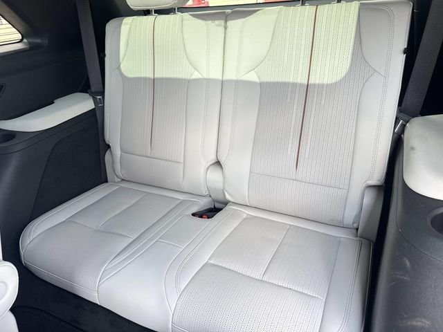 Used 2026 Cadillac Vistiq Sport w/ LPO, Floor Liner Package AWD/4WD image 16