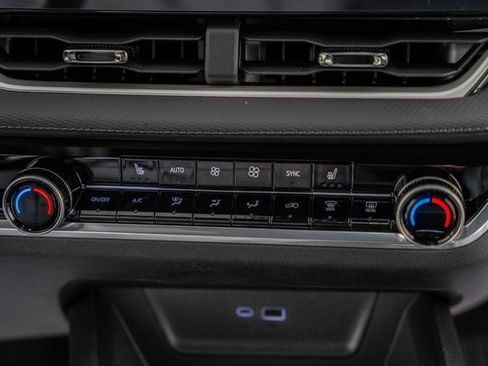 New 2026 Chevrolet Equinox LT w/ Convenience Package II image 23