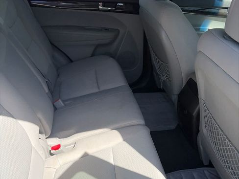 Used 2012 Kia Sorento LX w/ Convenience Pkg FWD image 17
