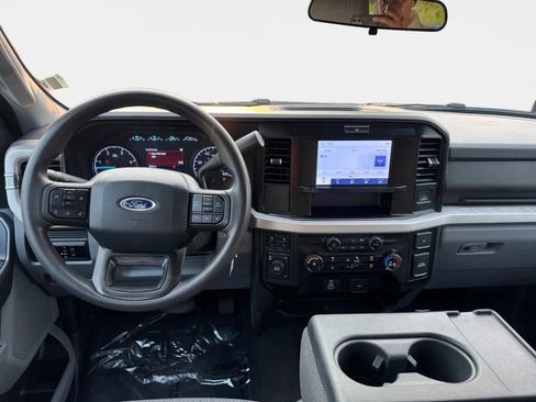 Used 2025 Ford F350 XLT AWD/4WD image 12