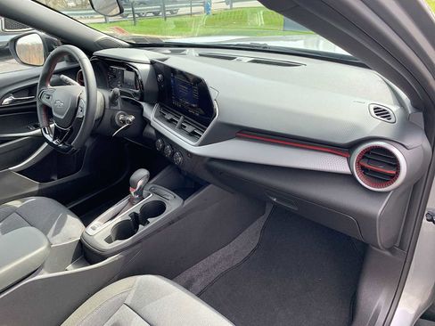 Certified 2024 Chevrolet Trax RS image 25