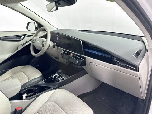 Used 2023 Kia Niro Wave FWD image 32