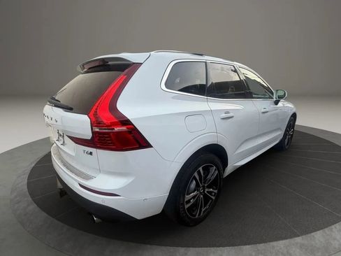 Used 2018 Volvo XC60 T6 Momentum w/ Convenience Package image 5