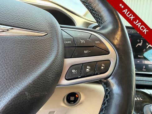 Used 2021 Chrysler Pacifica Touring-L FWD image 20