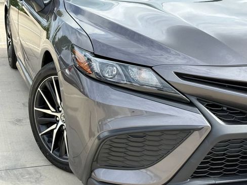Used 2024 Toyota Camry SE FWD image 3