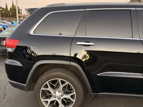 Used 2019 Jeep Grand Cherokee Limited image 10