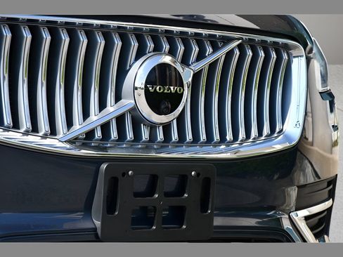 Certified 2023 Volvo XC90 B6 Ultimate w/ Protection Package Premier AWD/4WD image 10