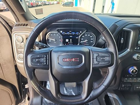 Used 2021 GMC Sierra 1500 AT4 w/ Technology Package AWD/4WD image 11