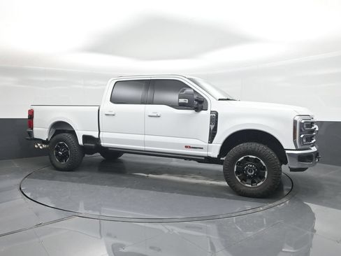 Used 2025 Ford F250 Lariat w/ Tremor Off-Road Package AWD/4WD image 11
