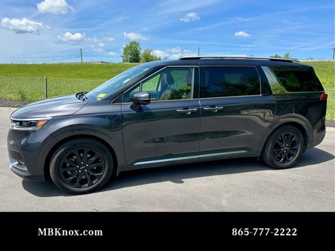 Used 2023 Kia Carnival SX FWD image 1
