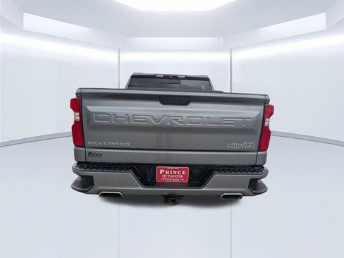 Used 2019 Chevrolet Silverado 1500 High Country w/ Technology Package AWD/4WD image 5