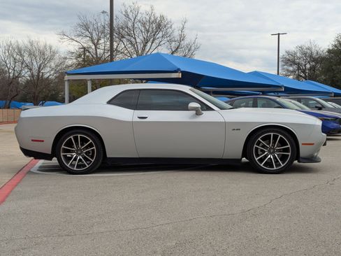 Used 2023 Dodge Challenger R/T image 3