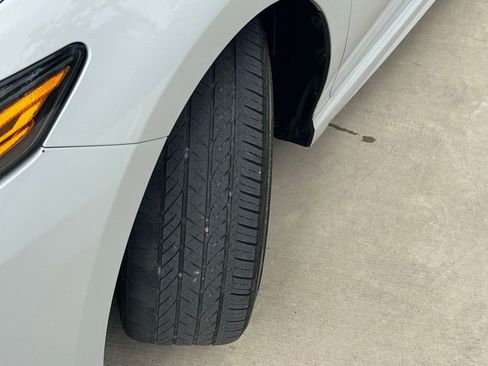 Used 2023 Toyota Camry SE w/ Convenience Package FWD image 9