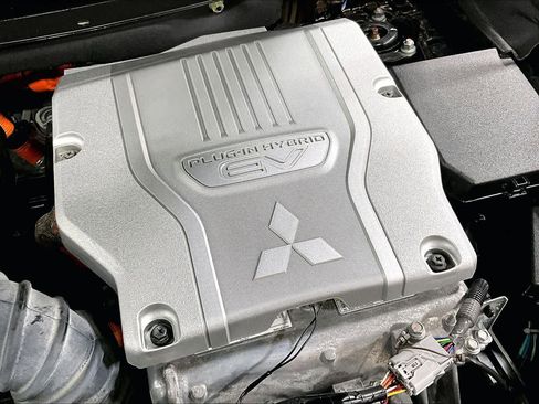 Used 2021 Mitsubishi Outlander LE image 32