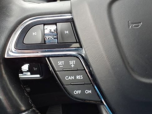 Certified 2022 Lincoln Nautilus Reserve image 25