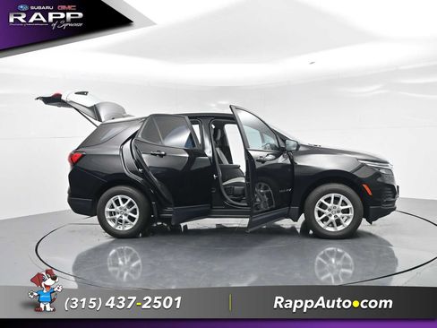 Used 2023 Chevrolet Equinox LS AWD/4WD image 30