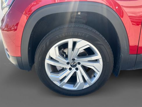 Certified 2023 Volkswagen Atlas SE image 18