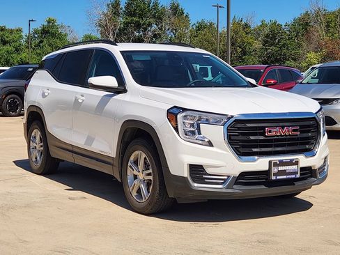Used 2023 GMC Terrain SLE w/ Driver Convenience Package AWD/4WD image 3