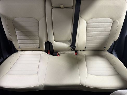 Used 2024 Ford Edge SE image 13