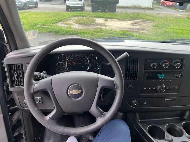 Used 2014 Chevrolet Express 1500 RWD image 19
