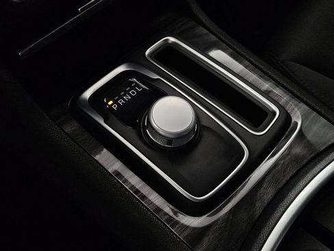 Used 2021 Chrysler 300 Touring w/ Sport Appearance Package RWD image 14